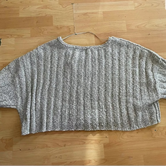 NEW FREE PEOPLE Good day light gray pullover size S crop over sized casual J21. - Picture 5 of 5